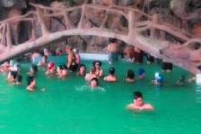 be khoang trong nha